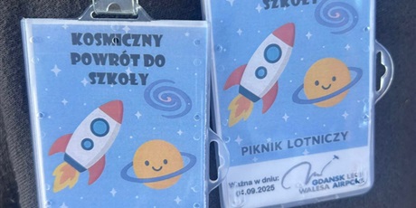 Powiększ grafikę: kosmiczny-powrot-do-szkoly-636901.jpg